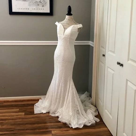 NEW CLARISSE SZ 8 WHITE LACE BEADED OFF SHOULDER FORMAL EVENING WEDDING DRESS - Picture 3 of 14